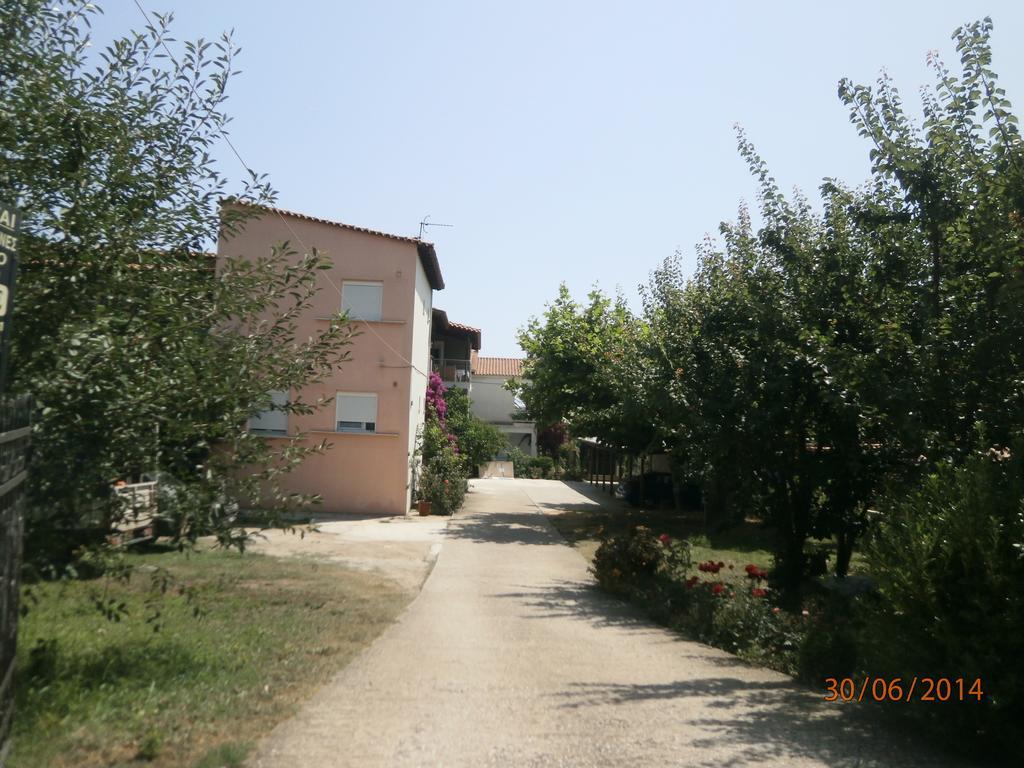 Ioannis Avrades Apartments 아기아캄포스 외부 사진